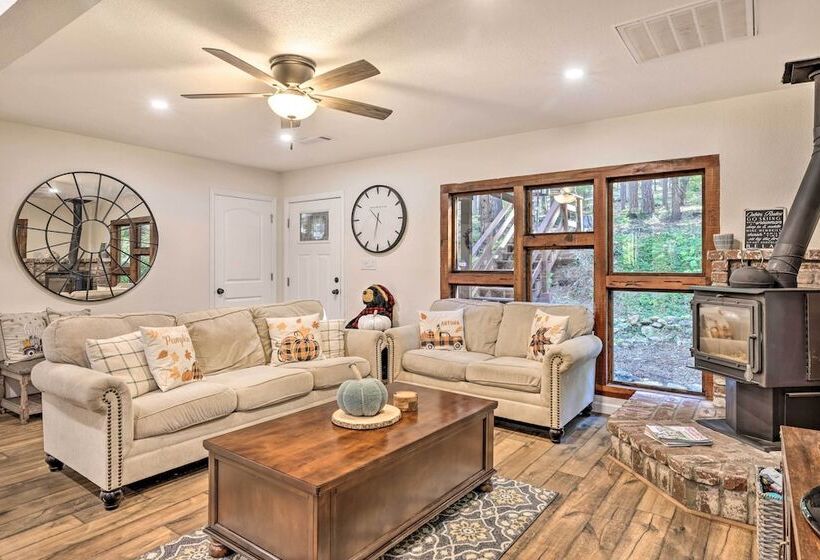 Private Hot Tub, Fire Pit + Swingset: Arnold Home