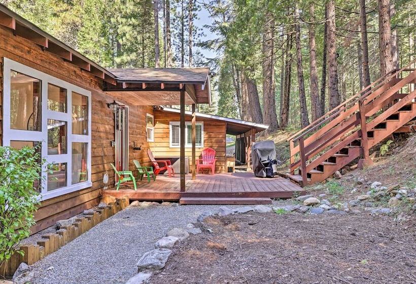 Private Hot Tub, Fire Pit + Swingset: Arnold Home