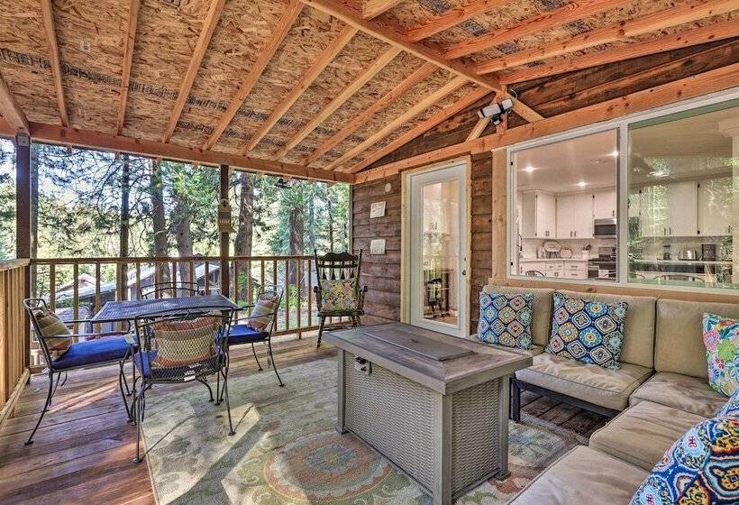 Private Hot Tub, Fire Pit + Swingset: Arnold Home