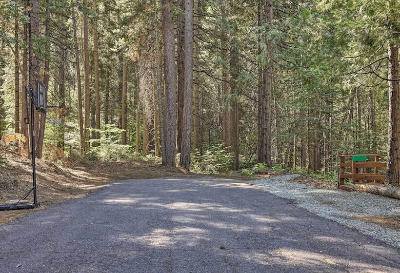 Private Hot Tub, Fire Pit + Swingset: Arnold Home