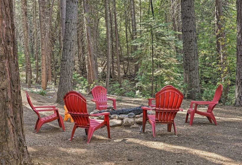 Private Hot Tub, Fire Pit + Swingset: Arnold Home