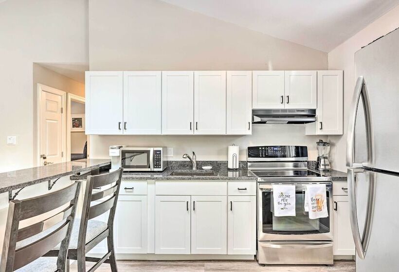 Arrowhead Lake Home W/ Hot Tub, 12 Mi To Ski!