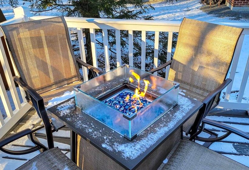 Arrowhead Lake Home W/ Hot Tub, 12 Mi To Ski!