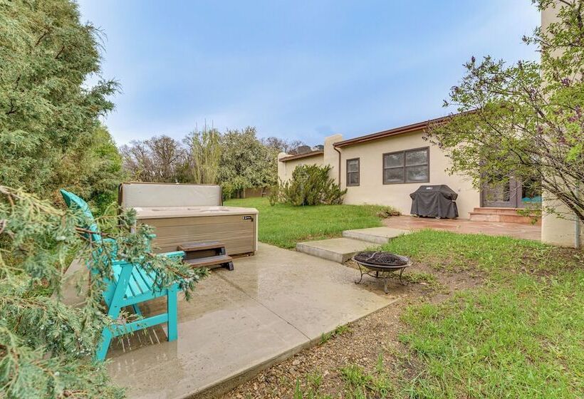 Arroyo Seco Adobe W/ Hot Tub Near Taos Ski Valley!