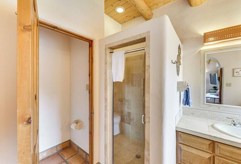 Arroyo Seco Adobe W/ Hot Tub Near Taos Ski Valley!