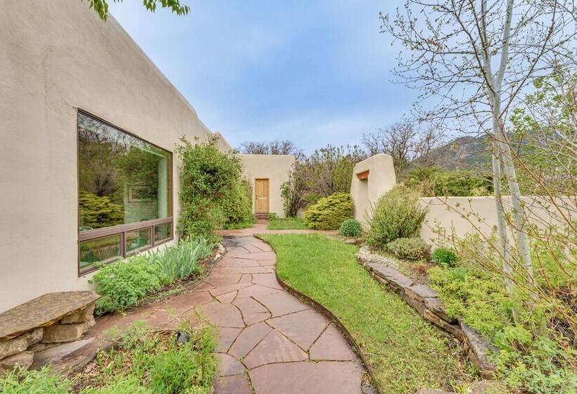 Arroyo Seco Adobe W/ Hot Tub Near Taos Ski Valley!