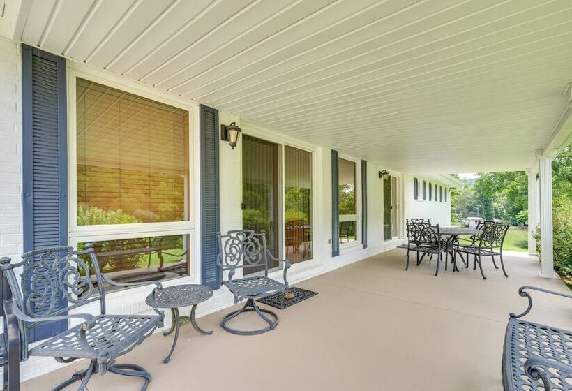 Farmhouse W/ Trout Stream + Views In Bakersville!