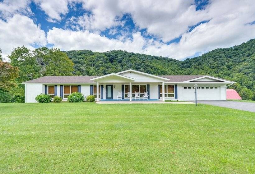 Farmhouse W/ Trout Stream + Views In Bakersville!