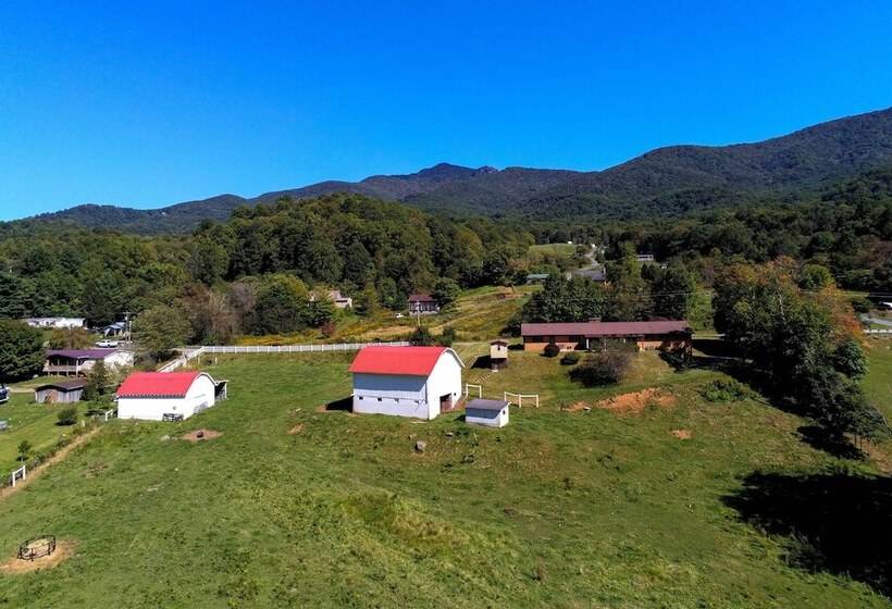 Farmhouse W/ Trout Stream + Views In Bakersville!