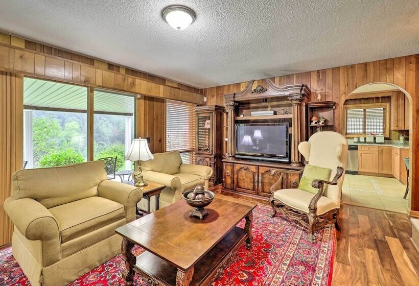 Farmhouse W/ Trout Stream + Views In Bakersville!