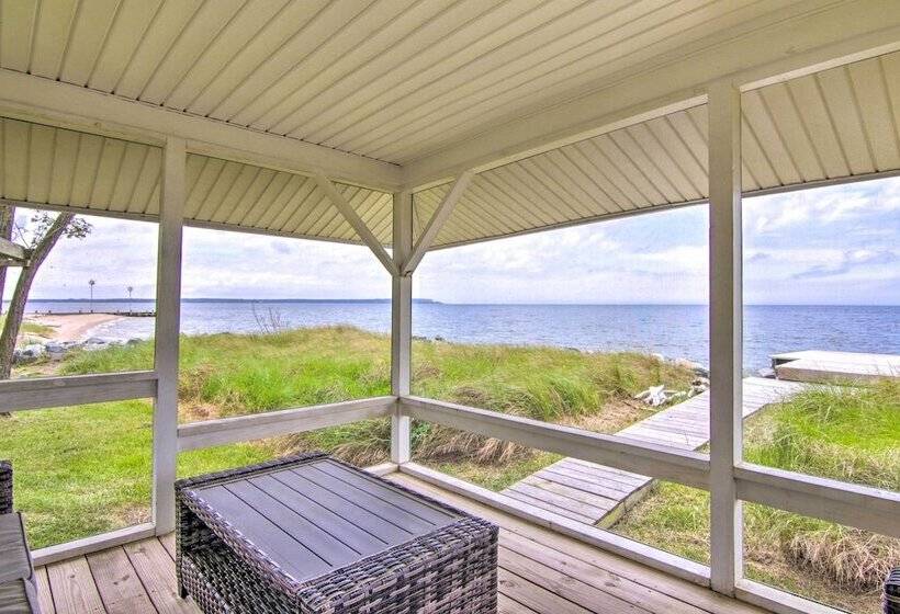 Bayfront Gem W/ Amazing Water Views + Pond!