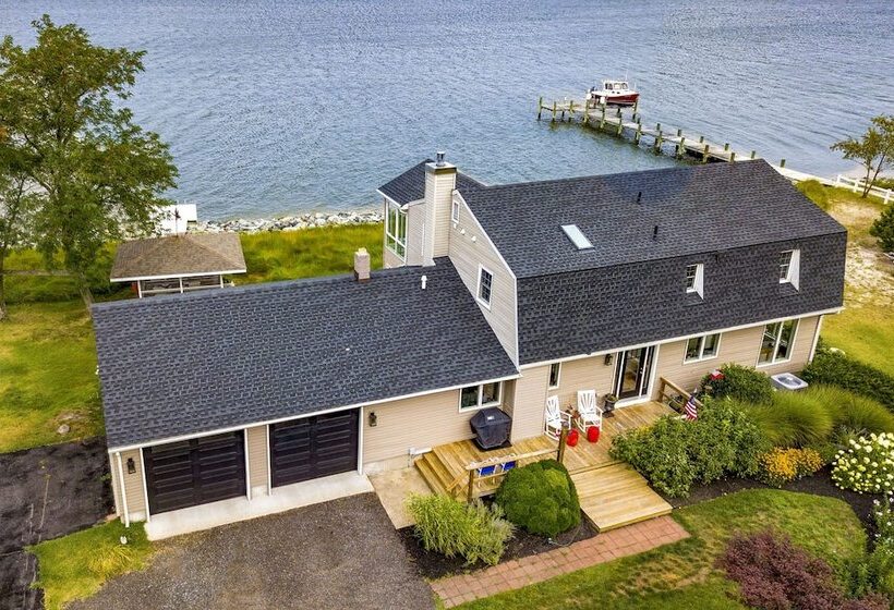 Bayfront Gem W/ Amazing Water Views + Pond!