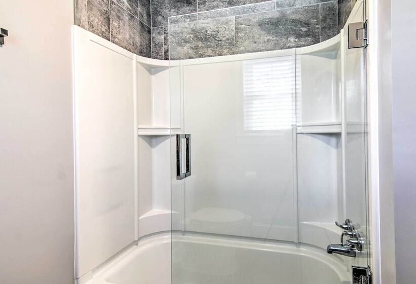 Bayfront Gem W/ Amazing Water Views + Pond!