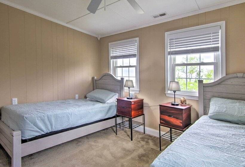 Bayfront Gem W/ Amazing Water Views + Pond!