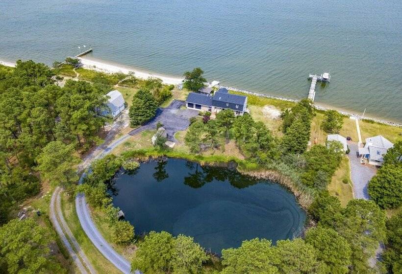 Bayfront Gem W/ Amazing Water Views + Pond!