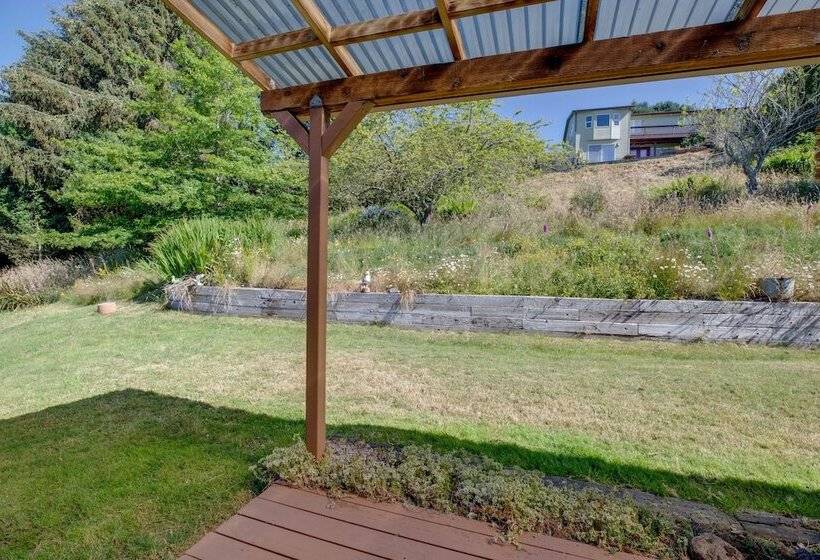 Bay City Vacation Rental Escape ~ 5 Mi To Marina!