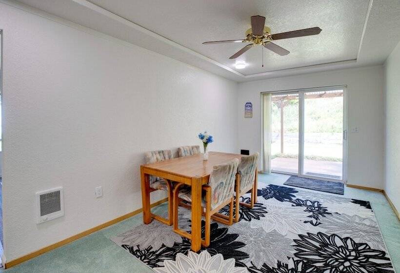 Bay City Vacation Rental Escape ~ 5 Mi To Marina!