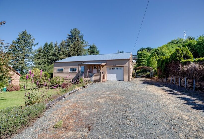 Bay City Vacation Rental Escape ~ 5 Mi To Marina!