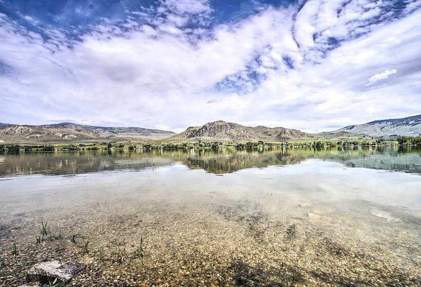 Beach Escape: Zeninspired Lake Osoyoos Chalet!
