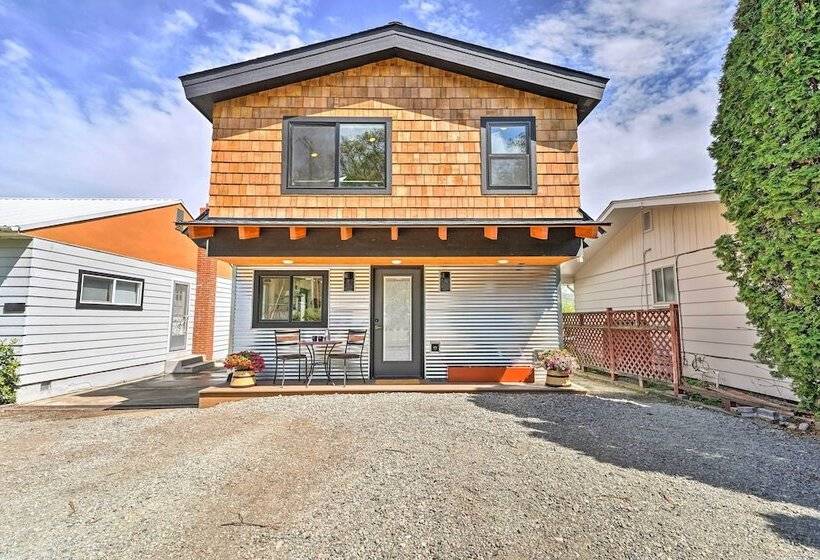 Beach Escape: Zeninspired Lake Osoyoos Chalet!