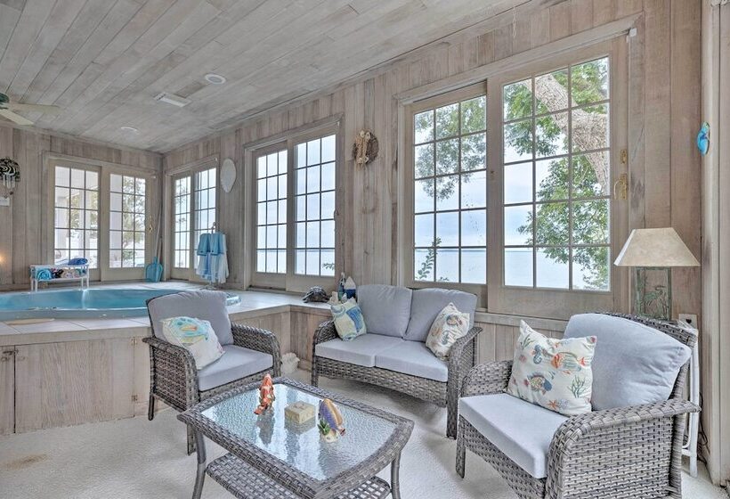 Beachfront Urbanna Home W/ Gas Grill & Deck!