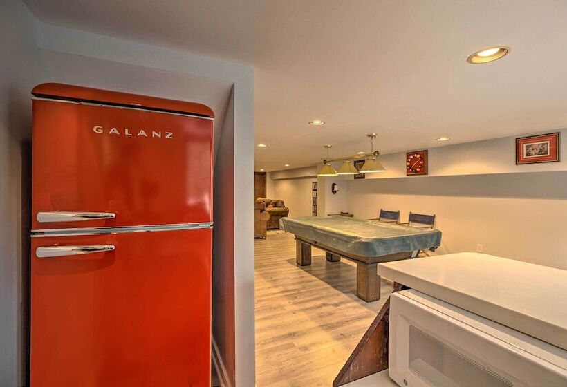 Beachfront Urbanna Home W/ Gas Grill & Deck!