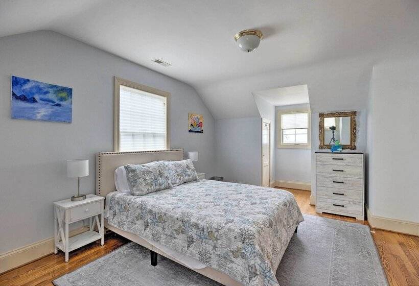 Beachfront Urbanna Home W/ Gas Grill & Deck!