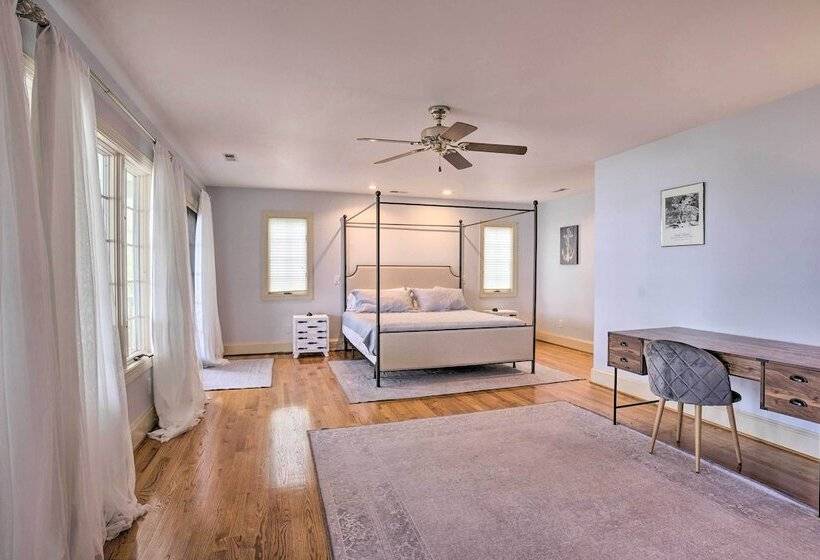 Beachfront Urbanna Home W/ Gas Grill & Deck!