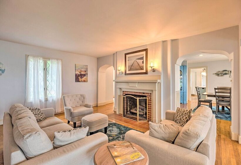 Beachfront Urbanna Home W/ Gas Grill & Deck!