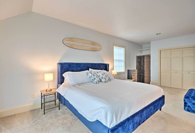 Beachfront Urbanna Home W/ Gas Grill & Deck!