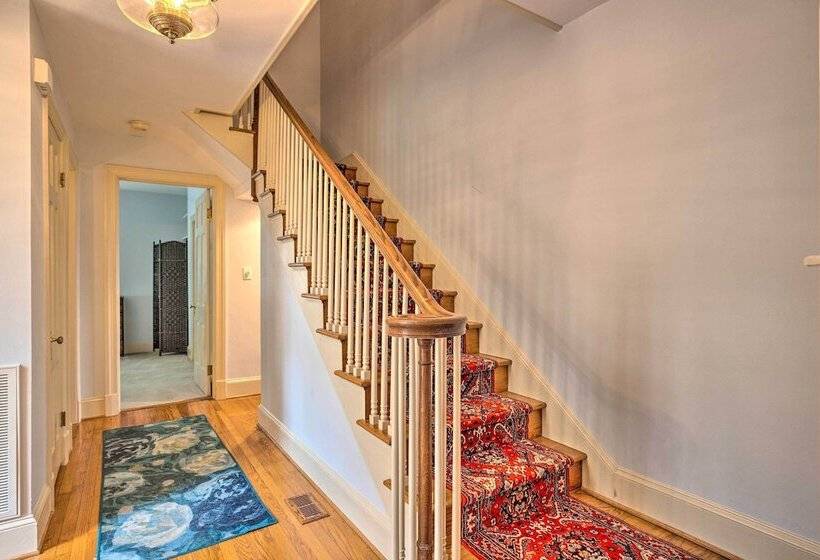 Beachfront Urbanna Home W/ Gas Grill & Deck!