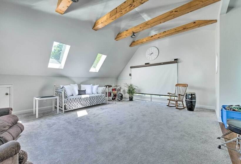 Beautiful Charlotte Home W/ Pool & Hot Tub!