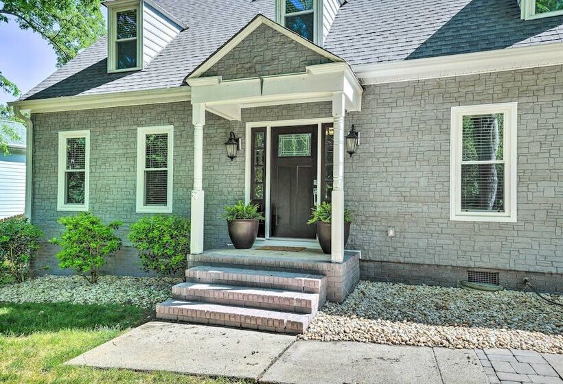Beautiful Charlotte Home W/ Pool & Hot Tub!