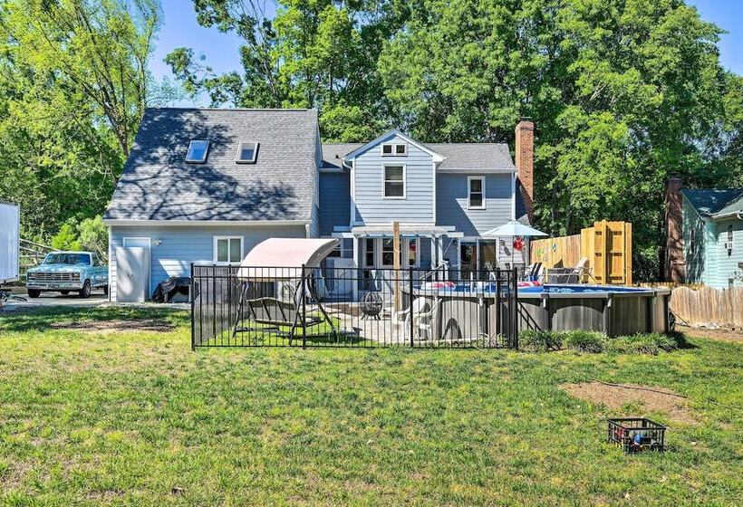 Beautiful Charlotte Home W/ Pool & Hot Tub!