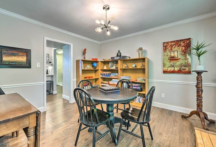 Beautiful Charlotte Home W/ Pool & Hot Tub!