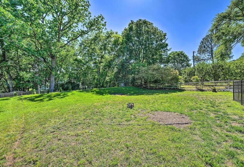 Beautiful Charlotte Home W/ Pool & Hot Tub!