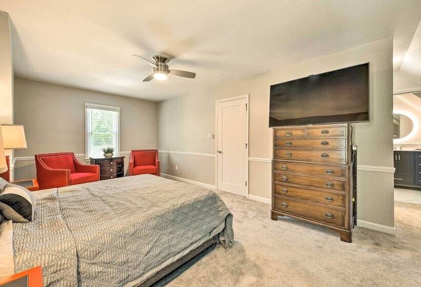 Beautiful Charlotte Home W/ Pool & Hot Tub!