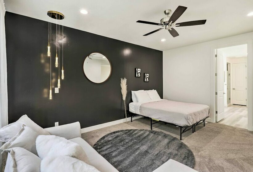 Beautiful Salt Lake City Home W/ Huge Yard!