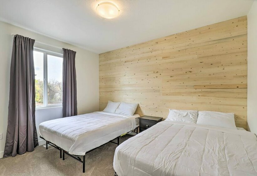 Beautiful Salt Lake City Home W/ Huge Yard!