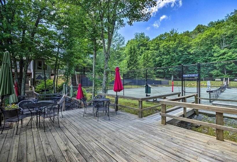 Beech Mountain Home W/ Game Room & Mountain Views!