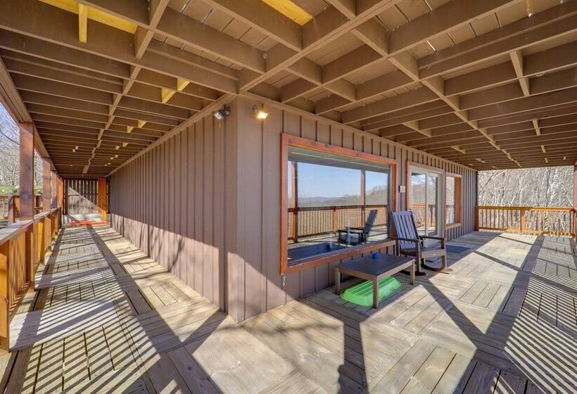 Beech Mountain Home W/ Game Room & Mountain Views!