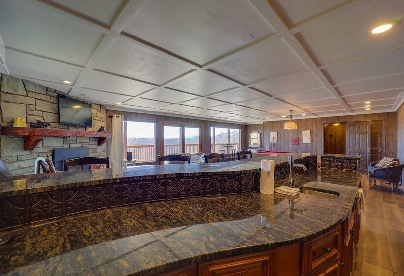 Beech Mountain Home W/ Game Room & Mountain Views!