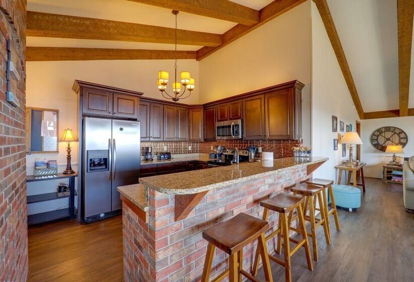 Beech Mountain Home W/ Game Room & Mountain Views!