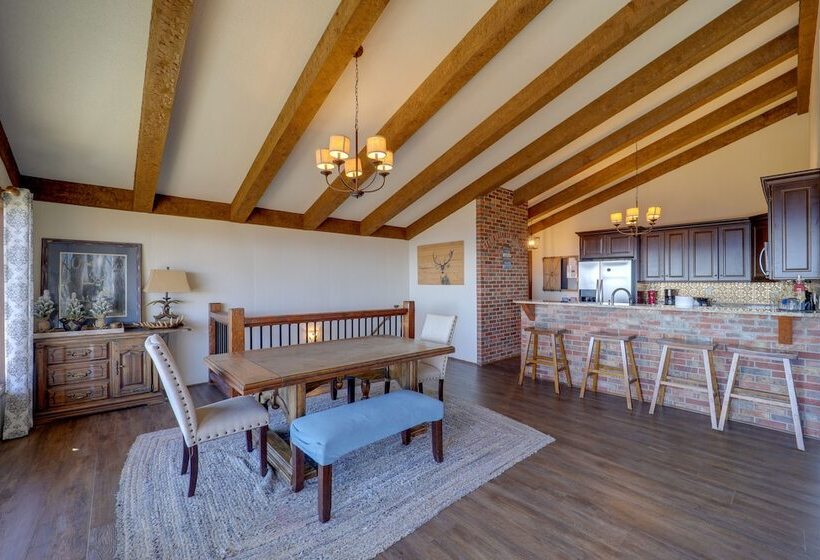 Beech Mountain Home W/ Game Room & Mountain Views!