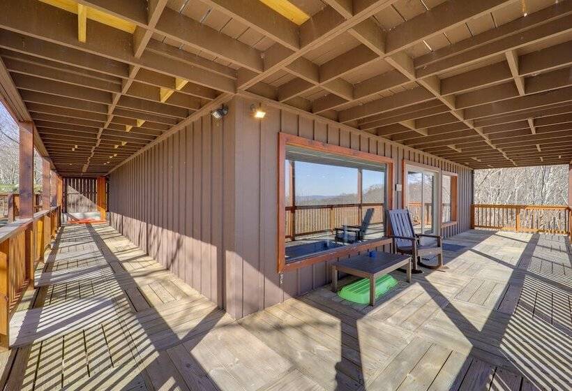 Beech Mountain Home W/ Game Room & Mountain Views!