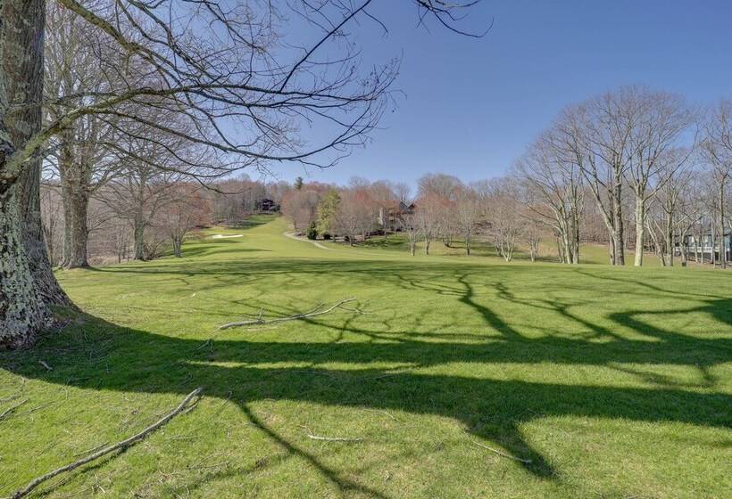 Beech Mountain Home W/ Game Room & Mountain Views!