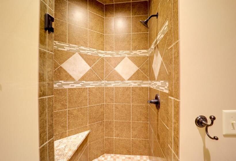 Beech Mountain Home W/ Game Room & Mountain Views!