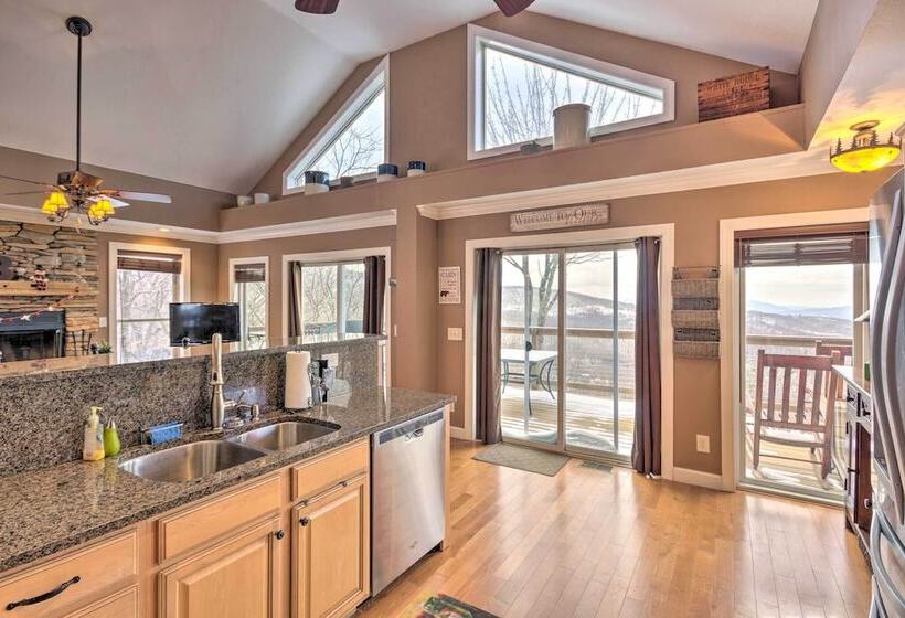 Beech Mountain Retreat W/ Open Deck: 2 Mi To Ski!