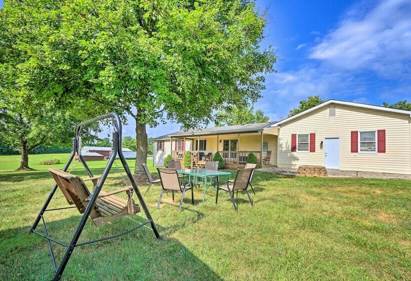 Berryville Home Near Wineries: Mountain Views