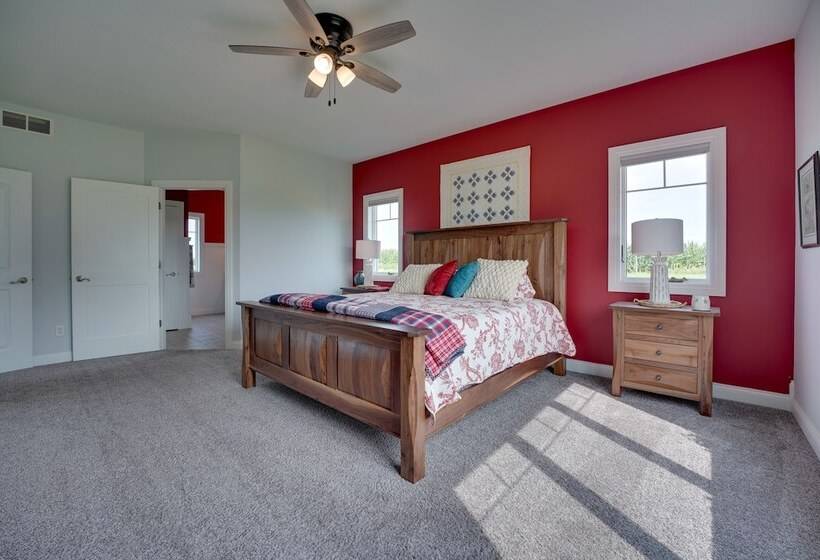 Blue Birds Perch: Stunning Home On Private Hilltop